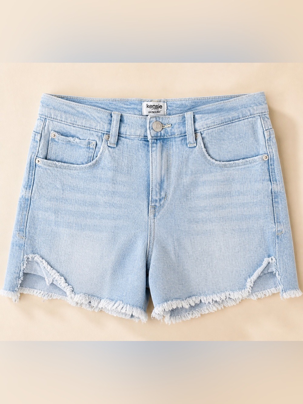 Kensie Vintage Luxe Distressed Denim Shorts Light Wash Frayed Hem Size 6/28